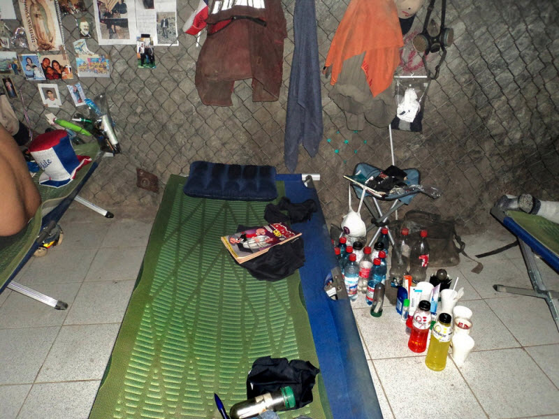 Фоторепортаж из-под земли, снятый шахтером в завале