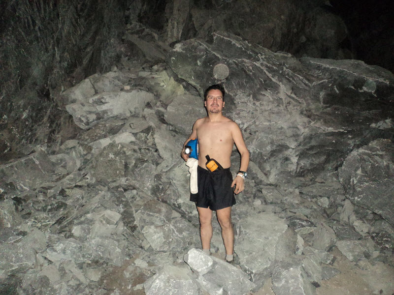 Фоторепортаж из-под земли, снятый шахтером в завале