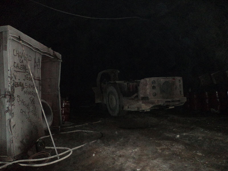 Фоторепортаж из-под земли, снятый шахтером в завале