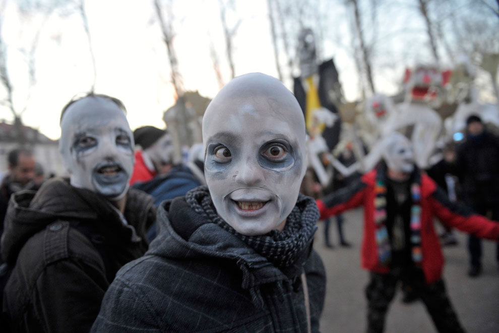 Маски, которые мы носим