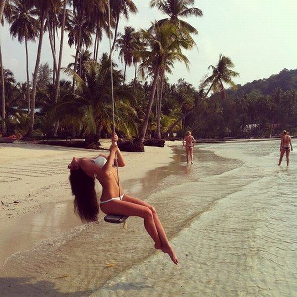 Девушки в бикини