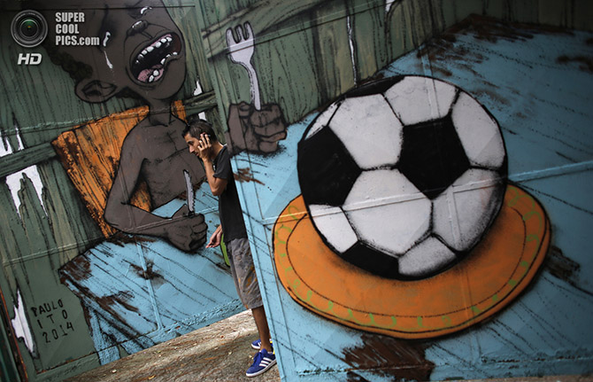 Граффити на тему ЧМ-2014 в Бразилии (15 фото)