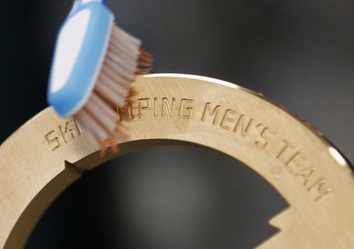 Как делают медали для Олимпиады в Сочи 2014