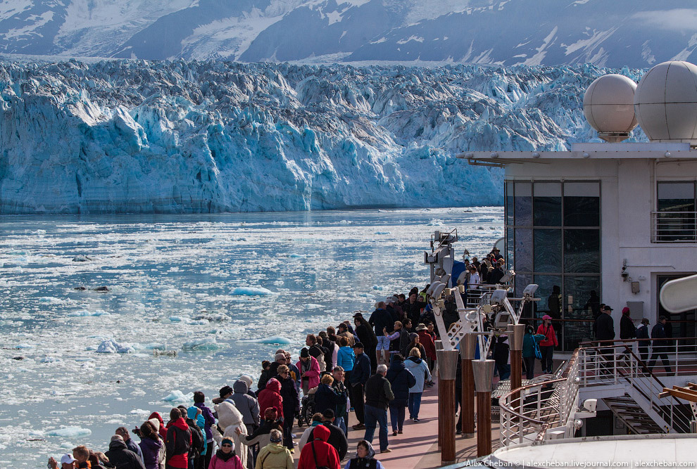 Ледник Хаббард на Аляске