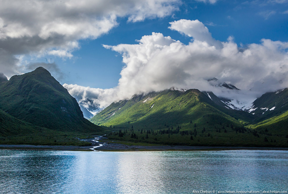 Ледник Хаббард на Аляске