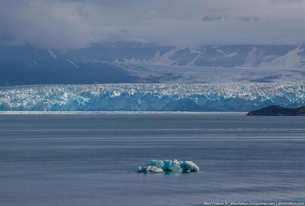 Ледник Хаббард на Аляске