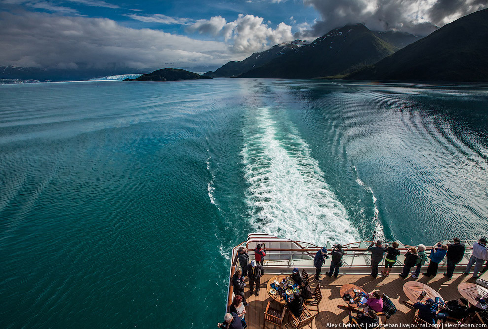 Ледник Хаббард на Аляске