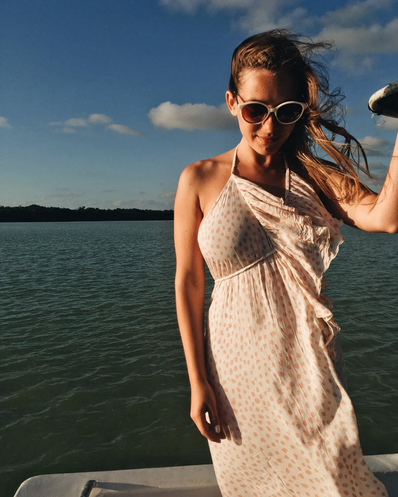 Ольга Кобзар на снимках из Instagram