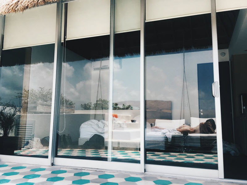 Ольга Кобзар на снимках из Instagram