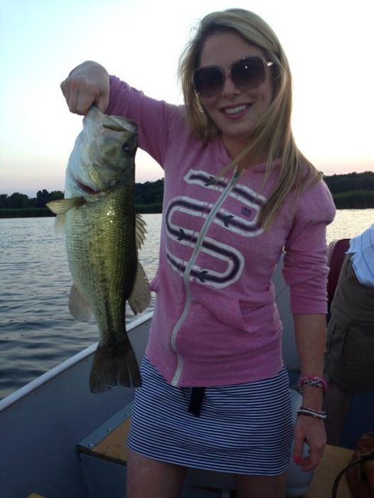 Красотки на рыбалке