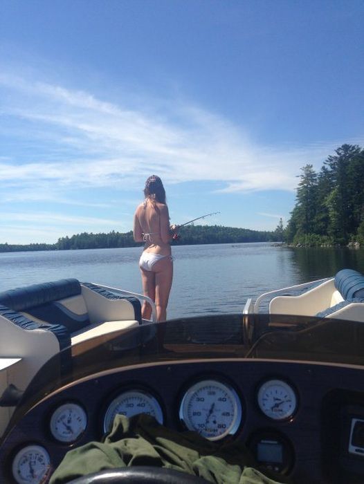 Красотки на рыбалке