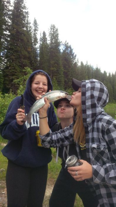 Красотки на рыбалке