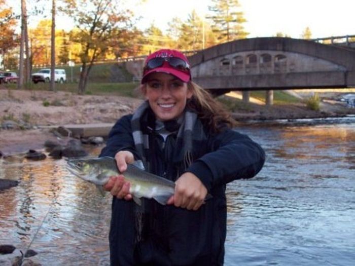 Красотки на рыбалке