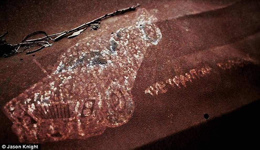 Раритетные автомобили на обрывах шоссе «Малхолланд Драйв» (12 фото)