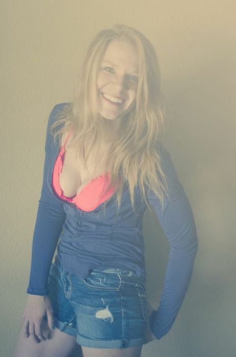 Девушки в шортиках