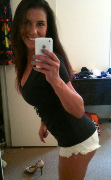 Девушки в шортиках