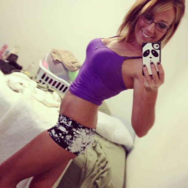 Девушки в шортиках