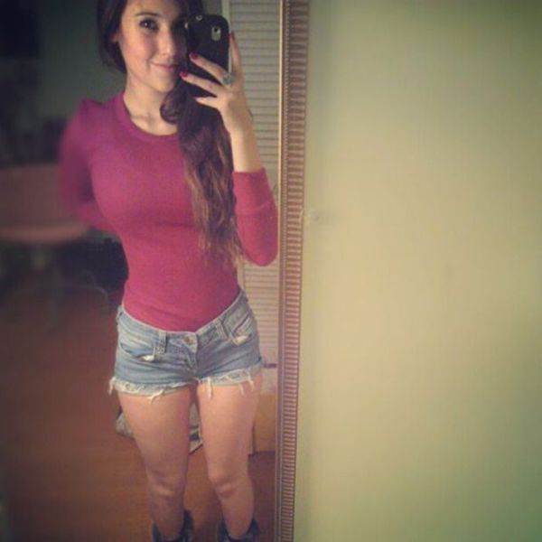 Девушки в шортиках