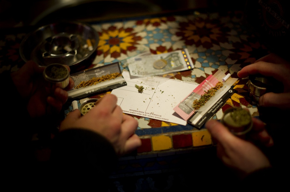 Туристам Амстердама вернули право на каннабис