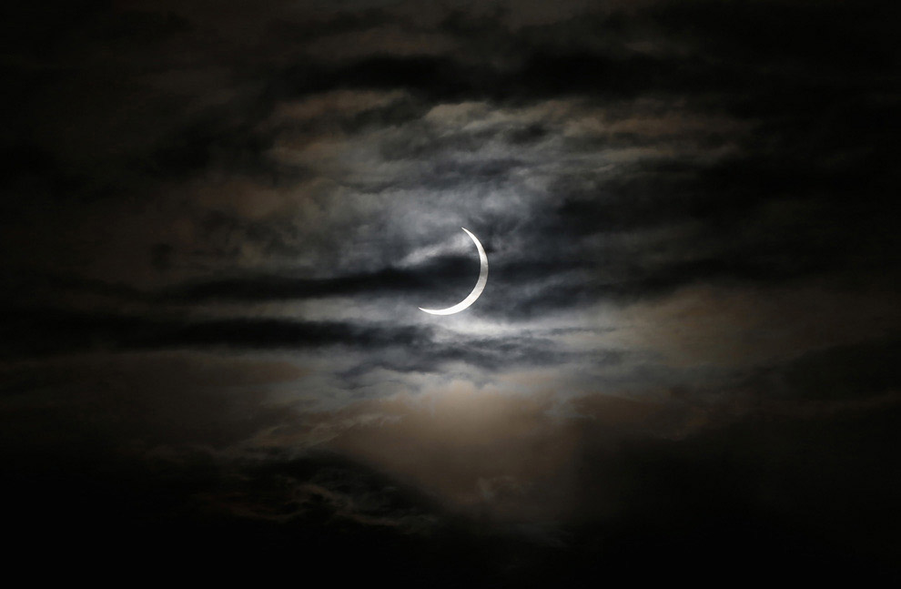 Редкое гибридное солнечное затмение