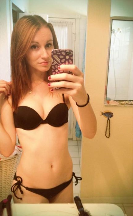 Девушки в бикини