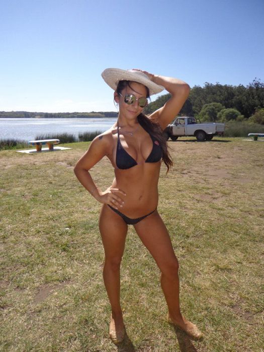 Девушки в бикини