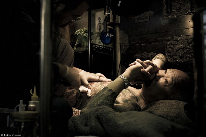 Редкие кадры, позволяющие увидеть мир якудза изнутри