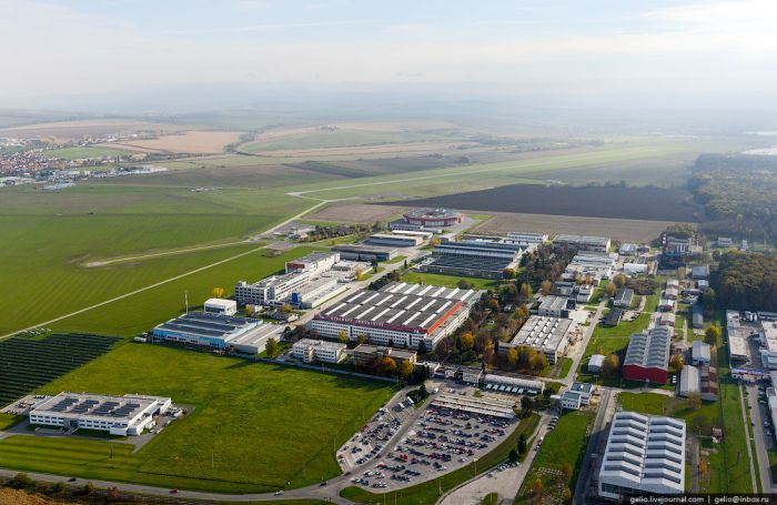 Как делают самолетоы Л-410 в Чехии