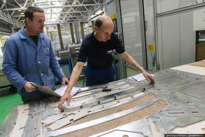 Как делают самолетоы Л-410 в Чехии