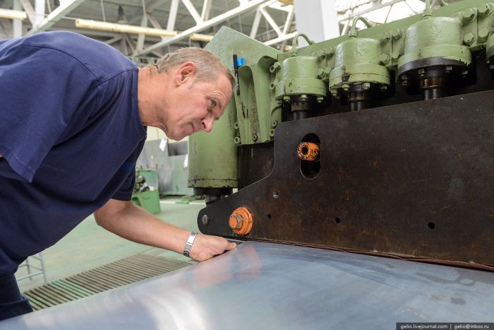 Как делают самолетоы Л-410 в Чехии