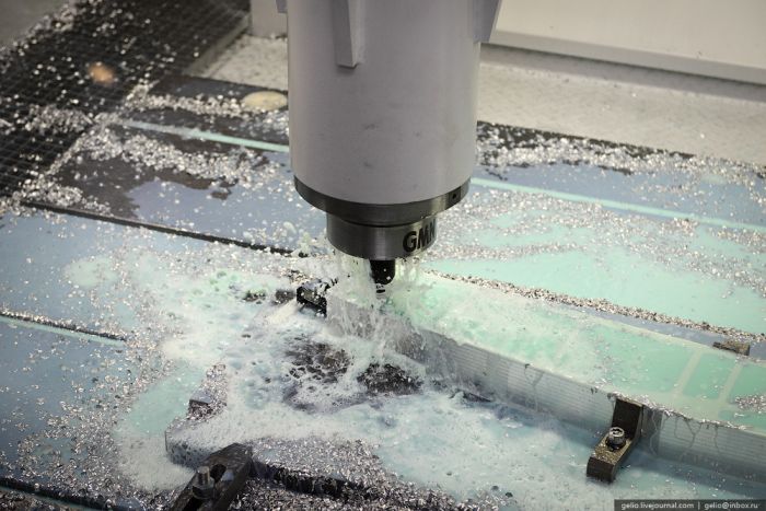 Как делают самолетоы Л-410 в Чехии