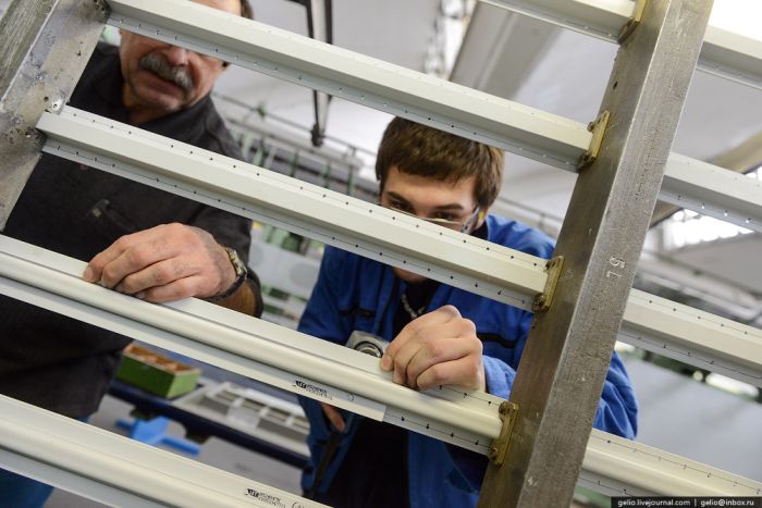 Как делают самолетоы Л-410 в Чехии