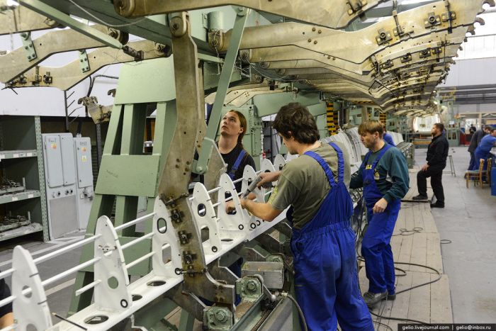 Как делают самолетоы Л-410 в Чехии