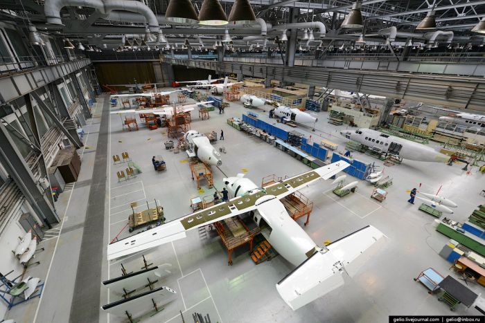 Как делают самолетоы Л-410 в Чехии