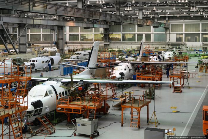 Как делают самолетоы Л-410 в Чехии