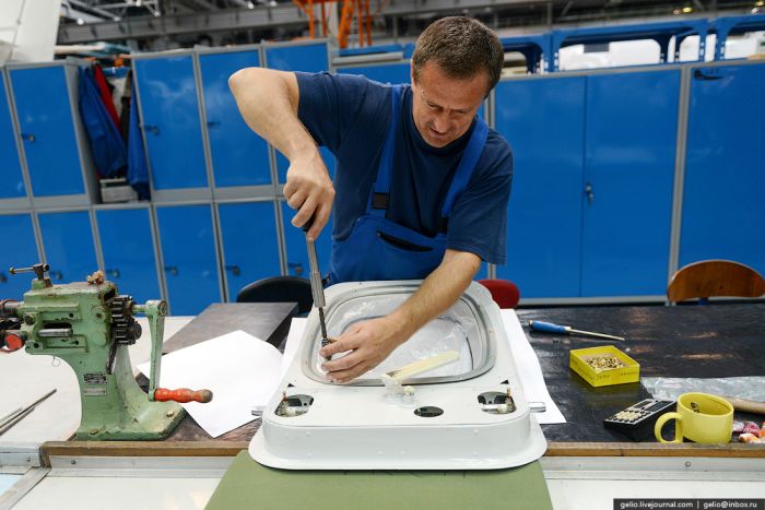 Как делают самолетоы Л-410 в Чехии