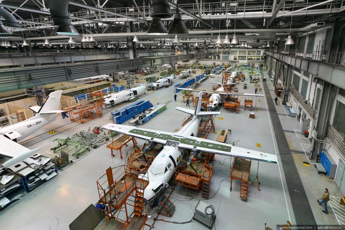 Как делают самолетоы Л-410 в Чехии