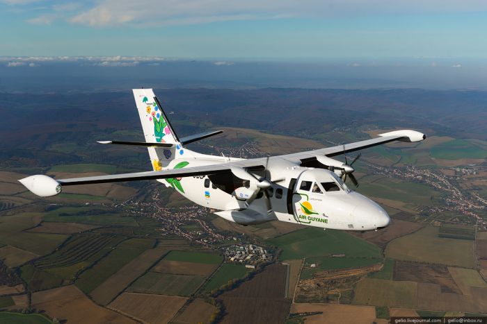 Как делают самолетоы Л-410 в Чехии