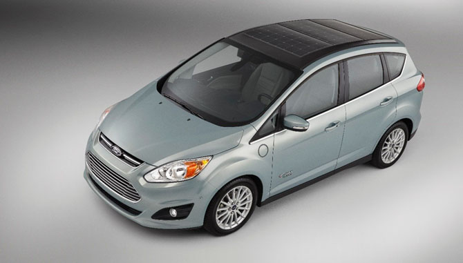 Новый гибрид Ford C-MAX с солнечными батареями
