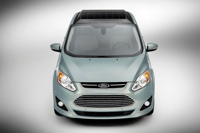 Новый гибрид Ford C-MAX с солнечными батареями