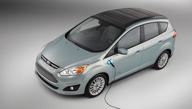 Новый гибрид Ford C-MAX с солнечными батареями