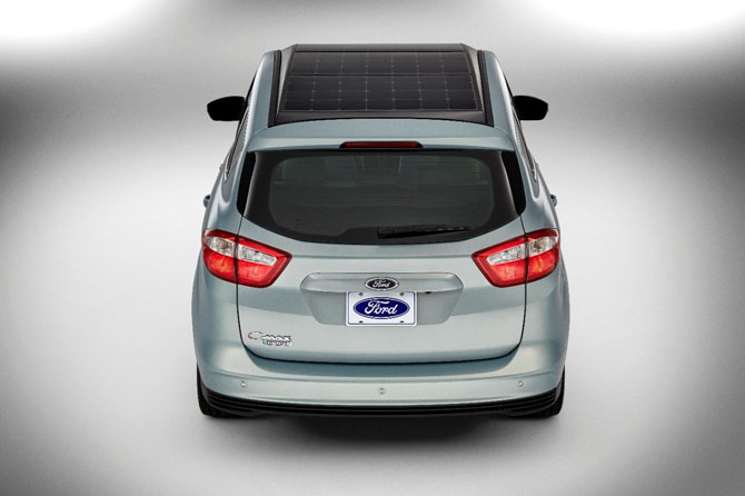Новый гибрид Ford C-MAX с солнечными батареями