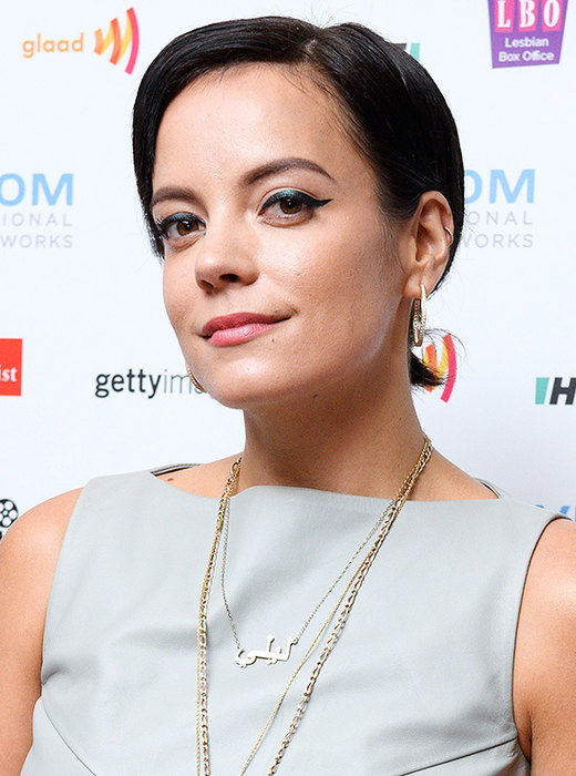 Знаменитости, поборовшие алкогольную зависимость Знаменитости, поборовшие алкогольную зависимость