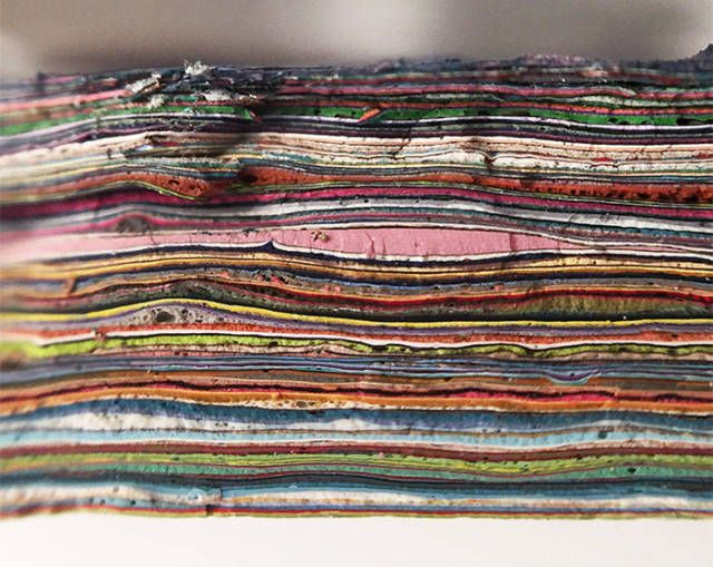 30-летний слой граффити на стене