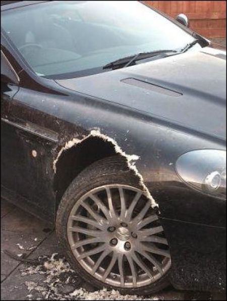 Испортил Астон Мартин (6 фото)