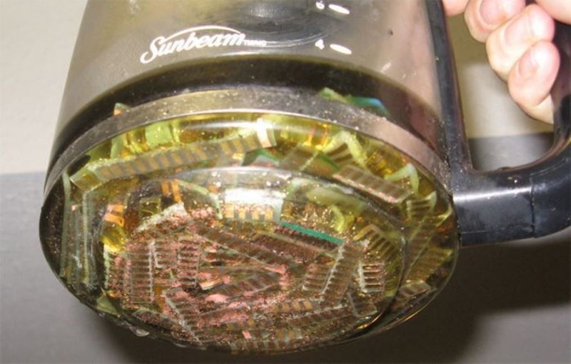 Как добыть золото из ненужной электроники (12 фото)