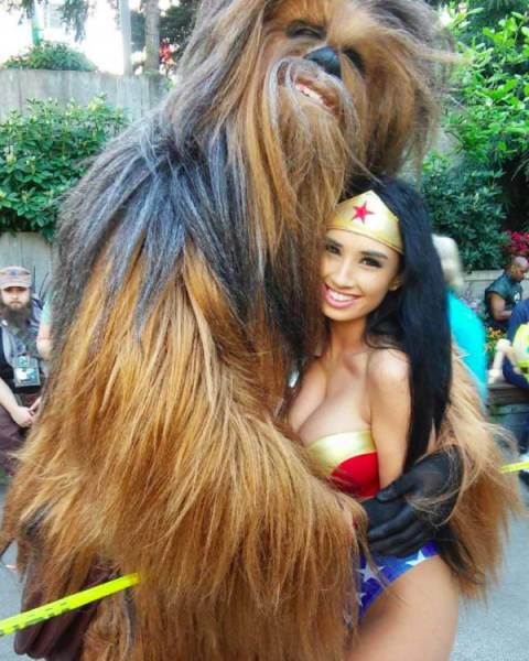 Забавные девушки