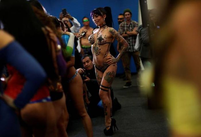 Забавные девушки