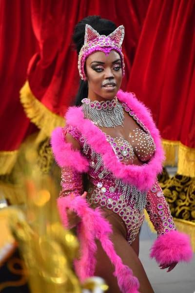 Забавные девушки