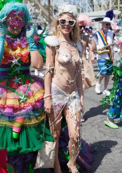 Забавные девушки